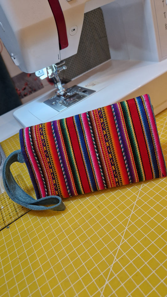 Loly, La petite pochette originale (Choix des tissus en photo)