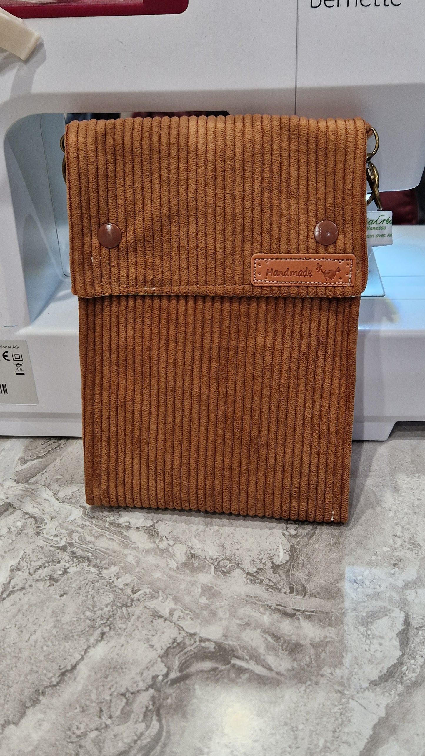 Pockett, La pochette bandoulière pratique & stylée (Choix des tissus en photo)