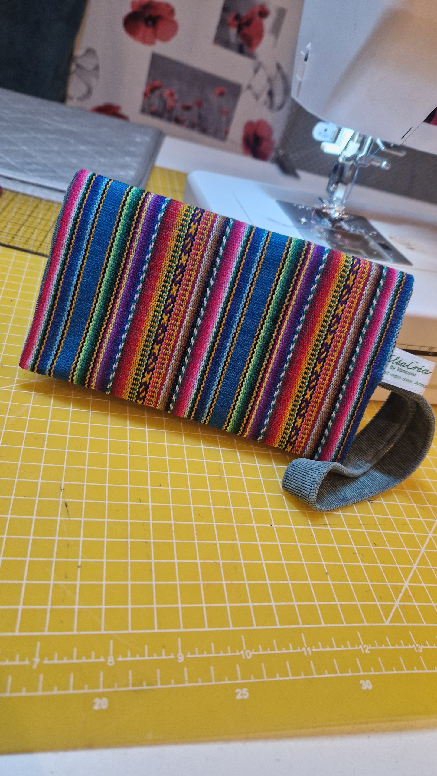 Loly, La petite pochette originale (Choix des tissus en photo)