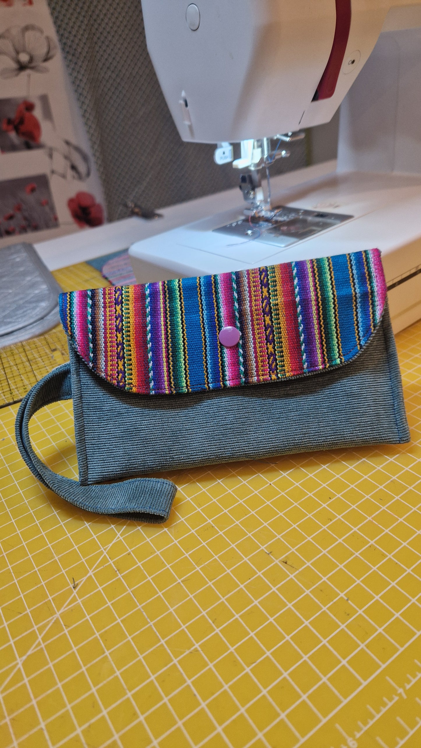 Loly, La petite pochette originale (Choix des tissus en photo)
